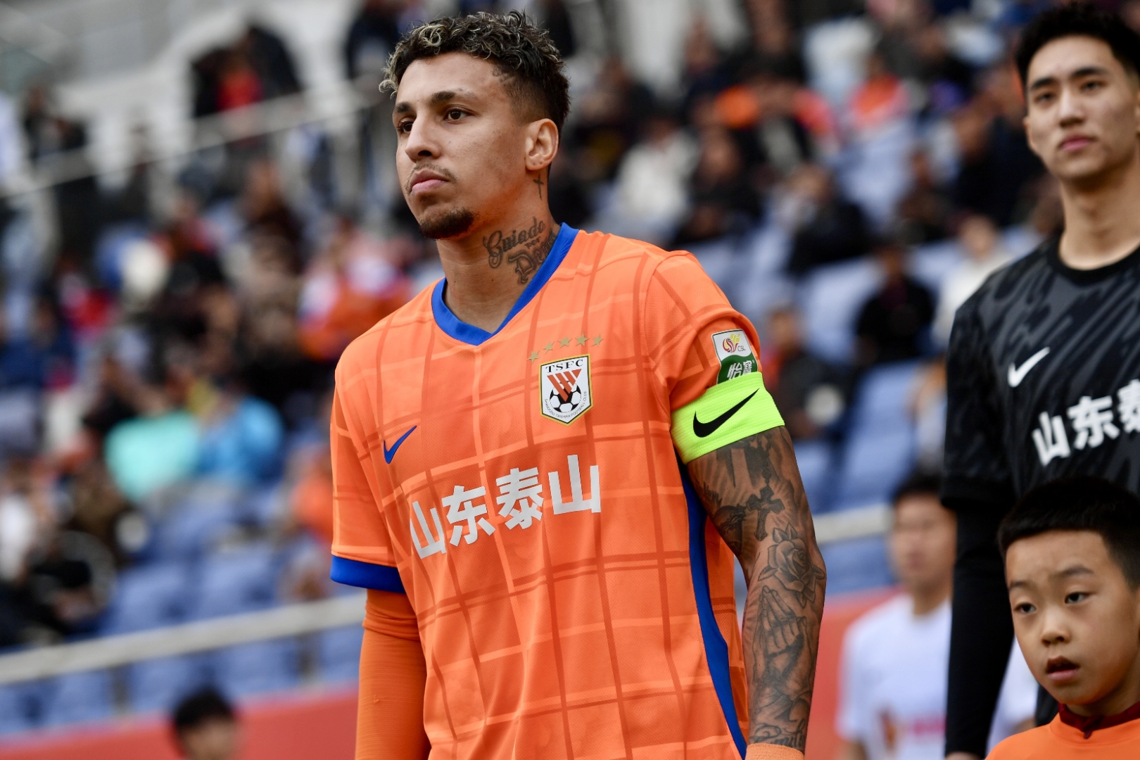 爱游戏网址-赛后英超传出新动向；菲尼克斯太阳篮板制胜；管理层表态：压力陡增；轮换策略成焦点的简单介绍