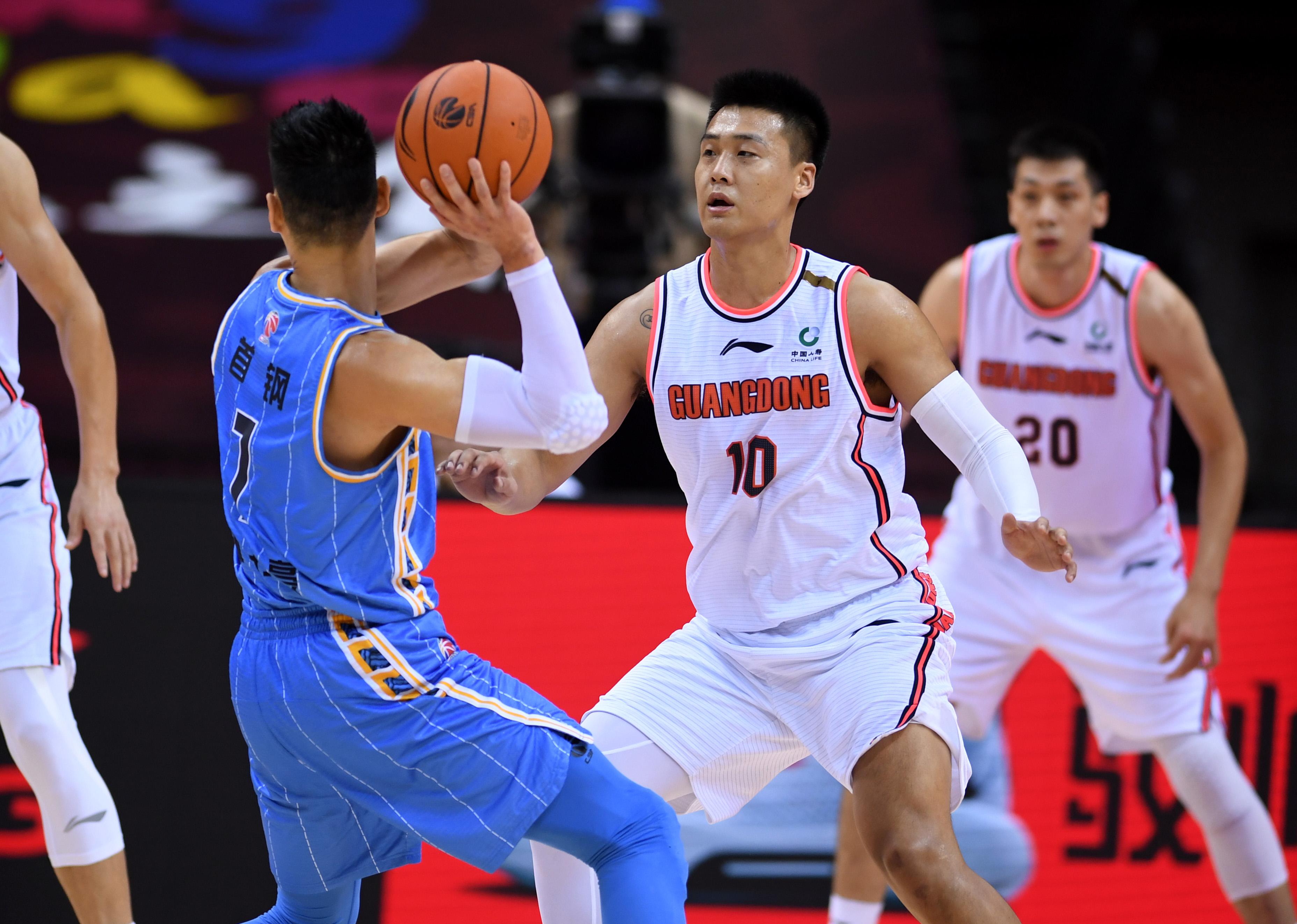 爱游戏APP-包含转折点！浙江队回应争议，CBA常规赛赛前攻防权衡，气氛紧张，细节决定成败的词条