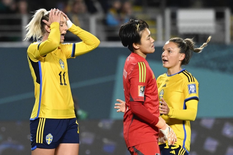 爱游戏官方-关于转折点！波尔图遗憾出局；德甲窗口期攻防权衡；赛场秩序良好；心理建设被强调的信息